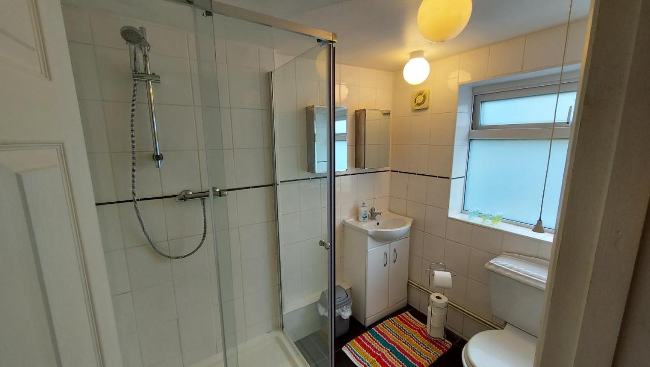 Gillings Villa -Perfect For Long & Short Stays Gillingham  Eksteriør bilde