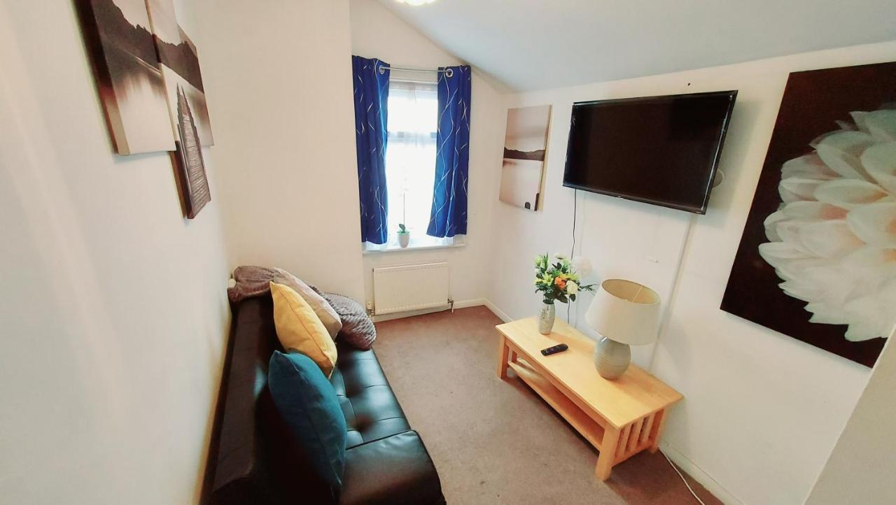 Gillings Villa -Perfect For Long & Short Stays Gillingham  Eksteriør bilde