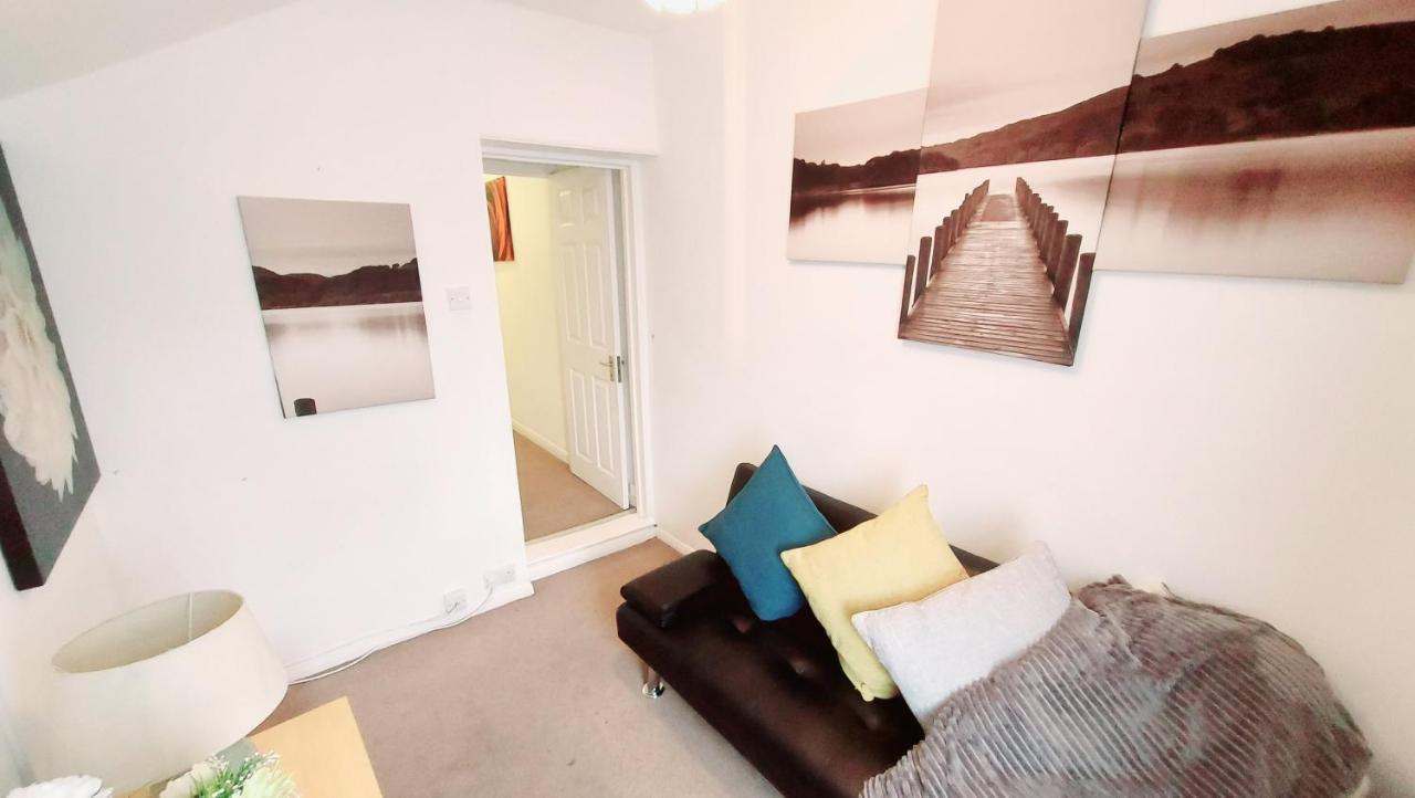 Gillings Villa -Perfect For Long & Short Stays Gillingham  Eksteriør bilde
