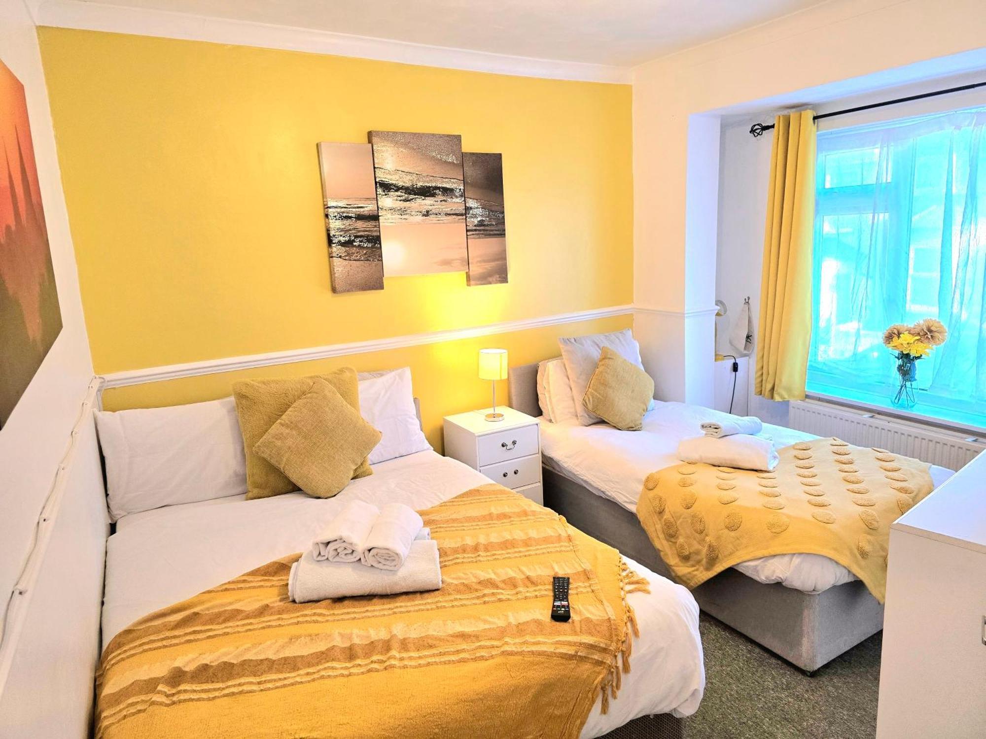 Gillings Villa -Perfect For Long & Short Stays Gillingham  Eksteriør bilde