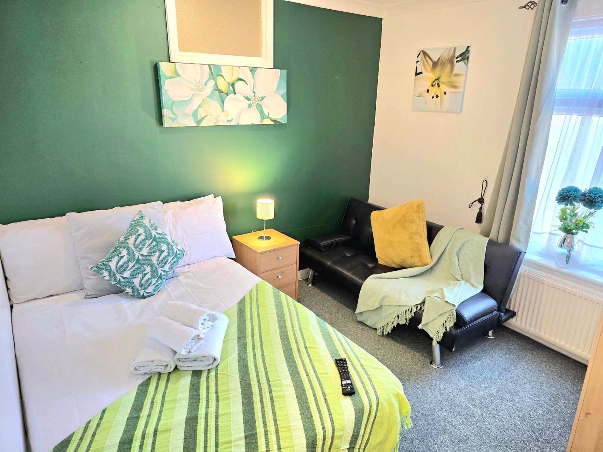 Gillings Villa -Perfect For Long & Short Stays Gillingham  Eksteriør bilde