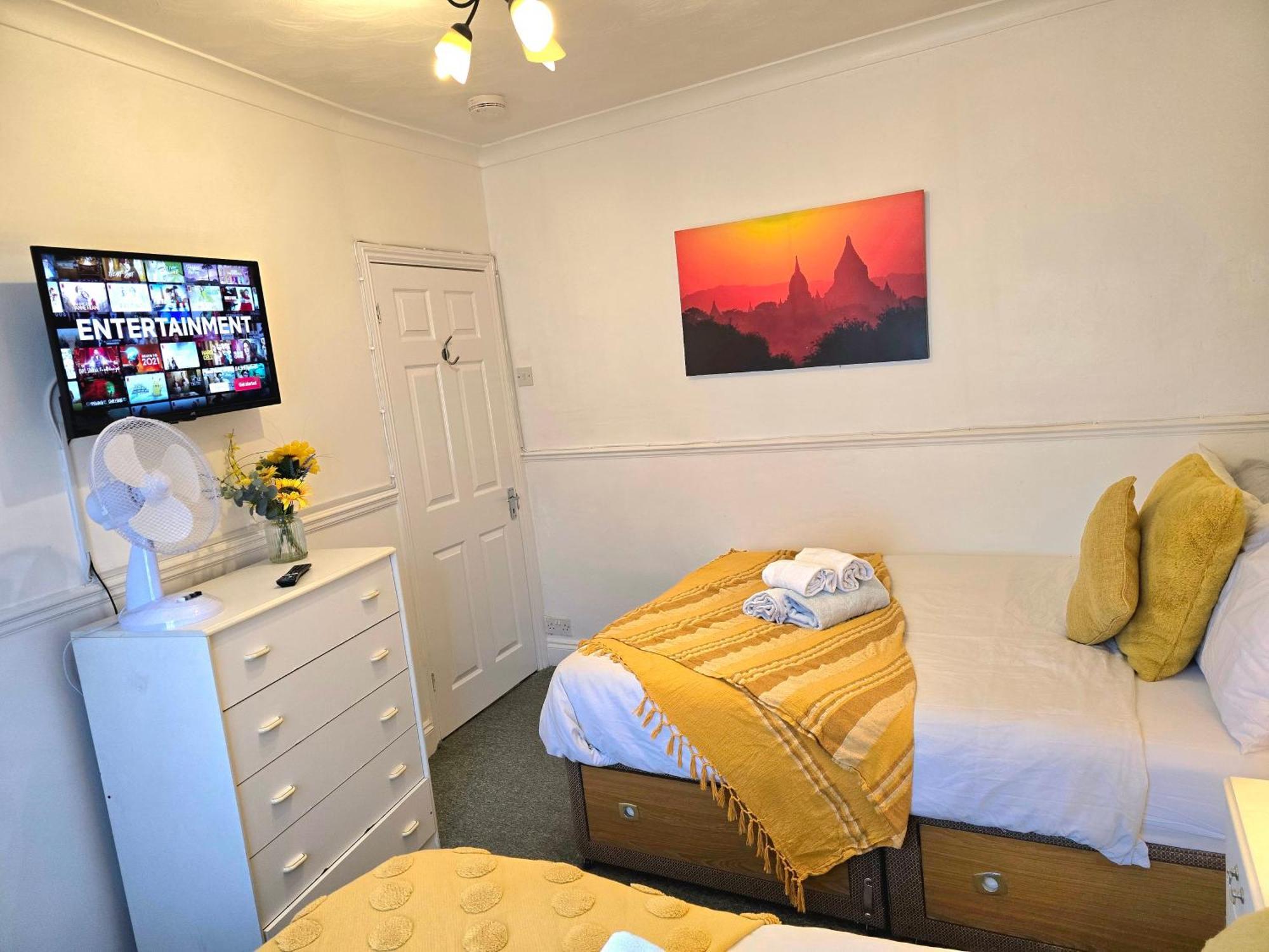 Gillings Villa -Perfect For Long & Short Stays Gillingham  Eksteriør bilde
